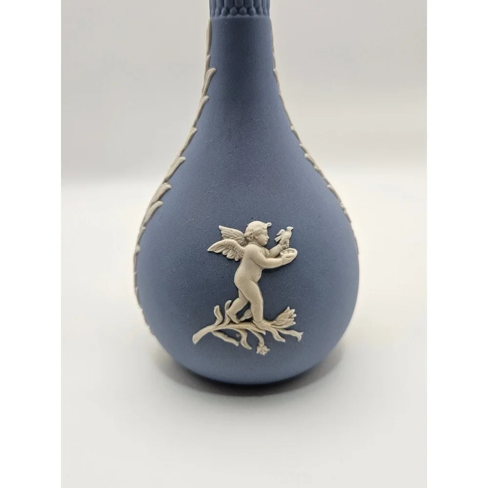 Wedgwood beautiful bud